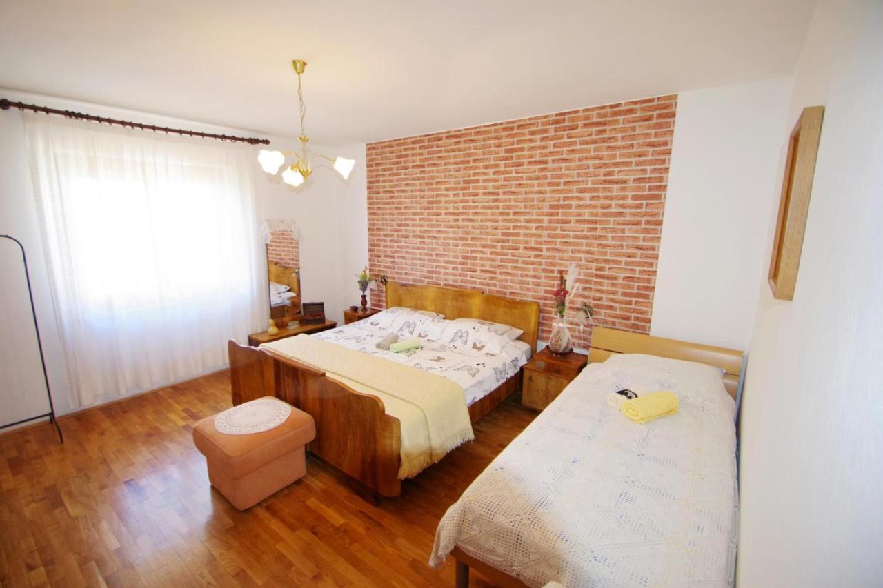 Apartment Ana Pula Exterior photo