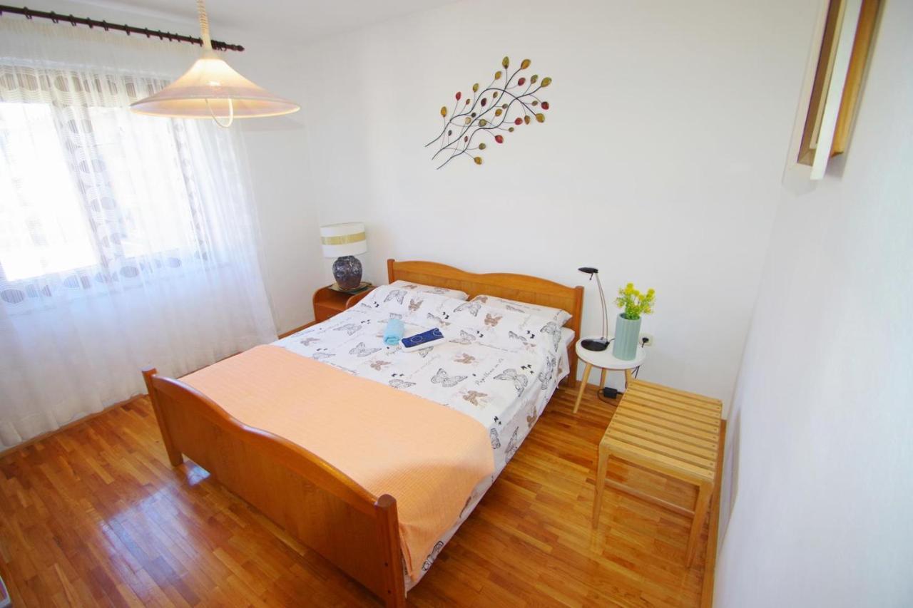 Apartment Ana Pula Exterior photo