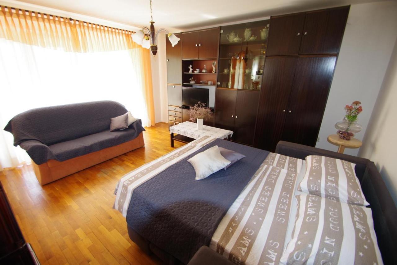Apartment Ana Pula Exterior photo
