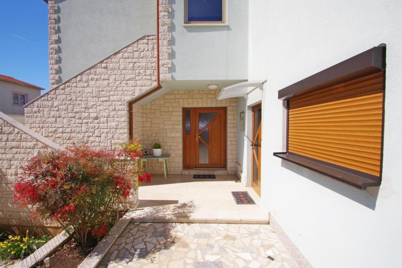 Apartment Ana Pula Exterior photo