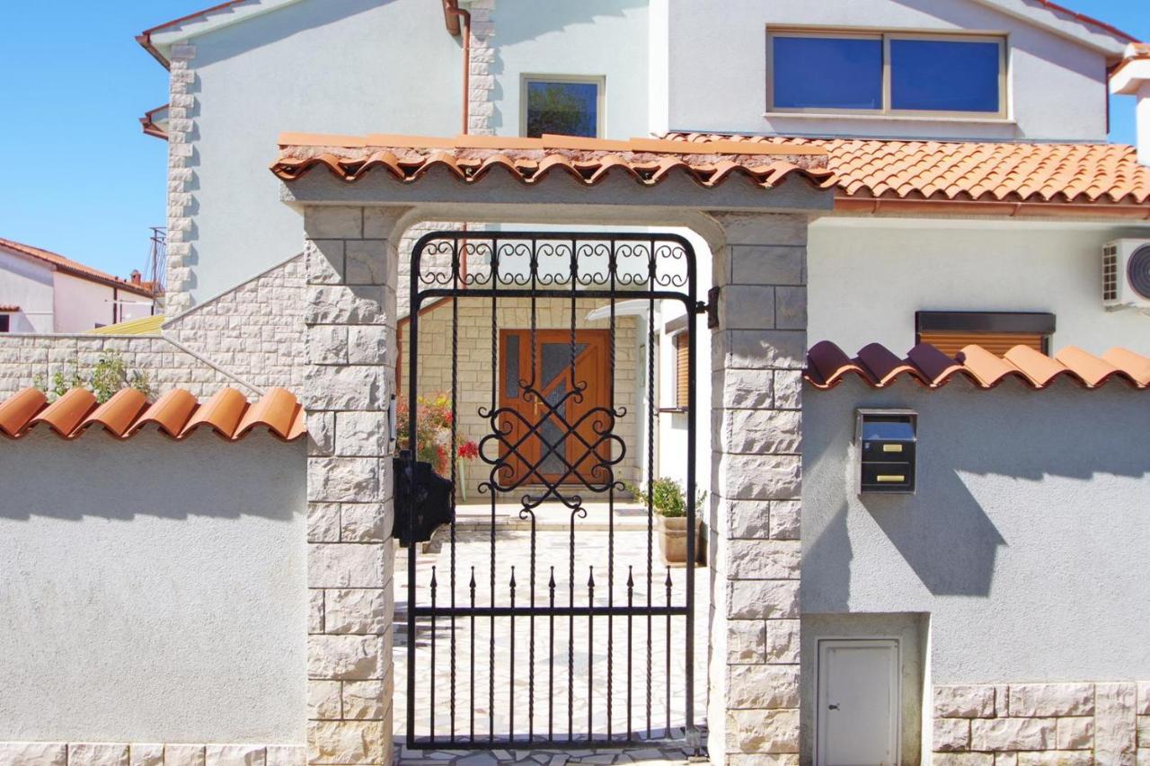 Apartment Ana Pula Exterior photo