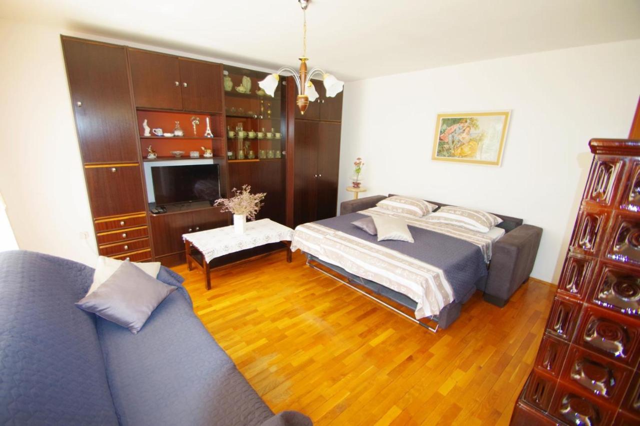 Apartment Ana Pula Exterior photo
